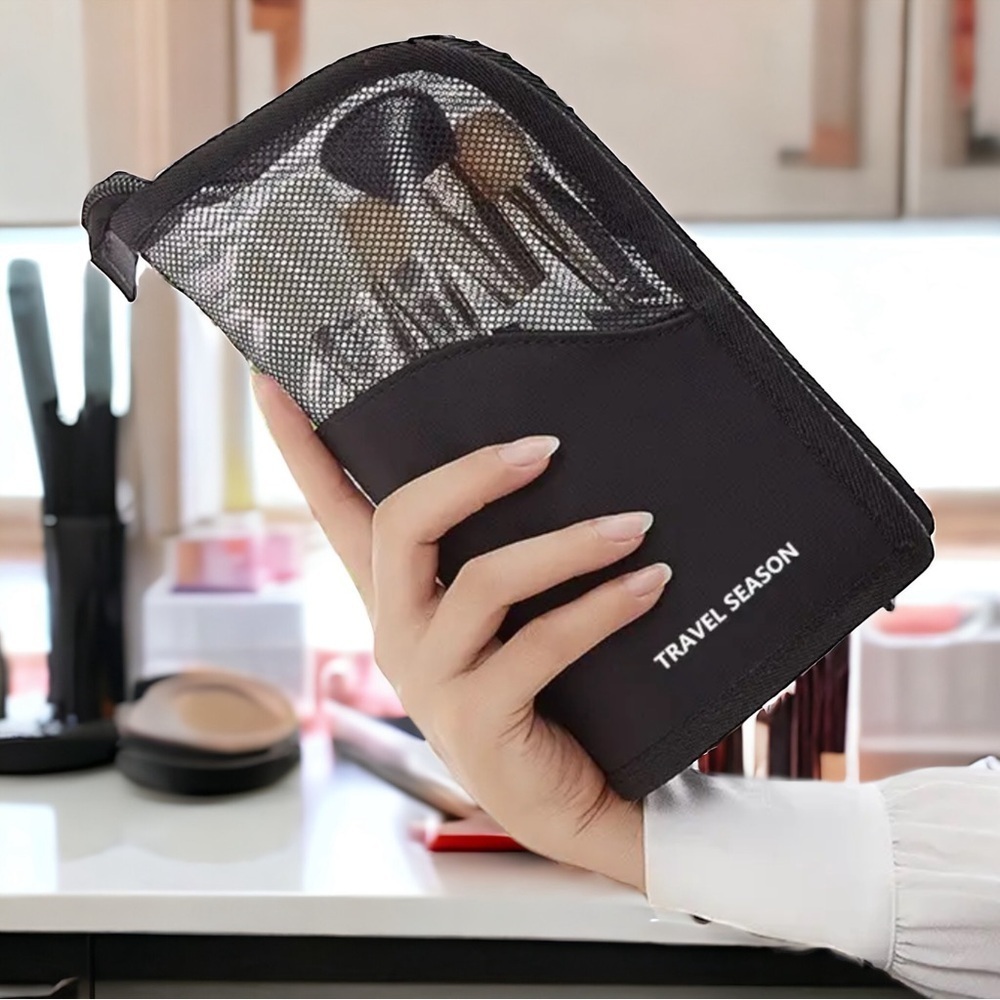 High Capacity Stand-Up Makeup Brush Organizer Bag - Cosmetic Case (NEW)